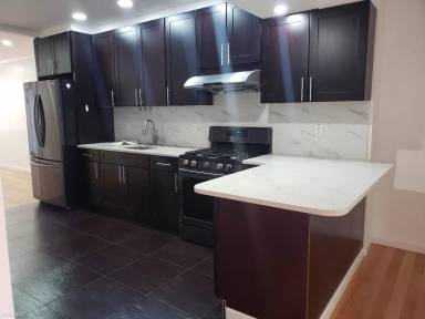 Main picture of 206 Bay 26th St