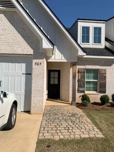 Main picture of 505 Cloverdale Dr