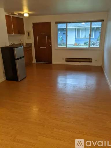 Main picture of 6538 Ravenna Ave NE