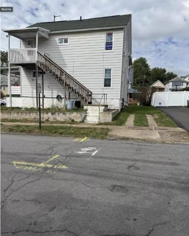 Main picture of 111 W Grove St