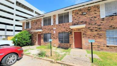 Main picture of 512 1st St