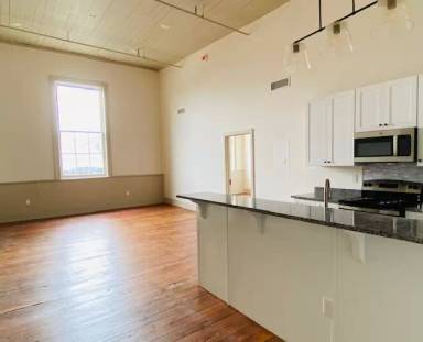 Main picture of 70 Commerce St