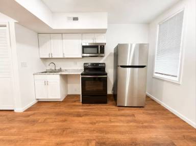 Main picture of 318 N Paca St