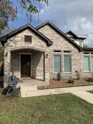 Main picture of 1007 Foster Avenue - A