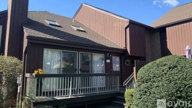 Main picture of 2841 Bloomingdale Dr
