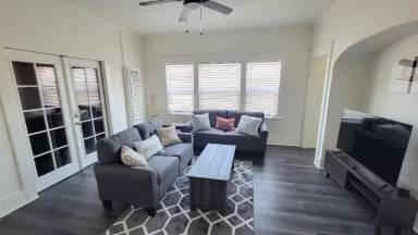 Main picture of 3536 W 60th St