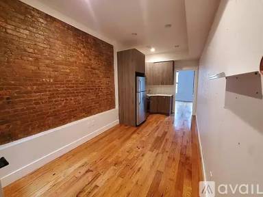 Main picture of 487 Chauncey St