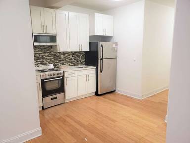 Main picture of 2025 Regent Pl