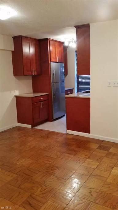 Main picture of 35 E Hartsdale Ave