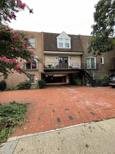 Main picture of 1523 N Colonial Ter