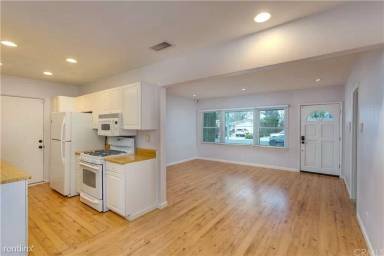 Main picture of 22712 Mariano St