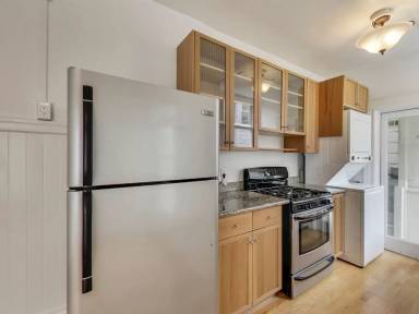 Main picture of 821 Broderick St