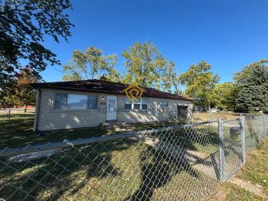 Main picture of 3021 Delaware St