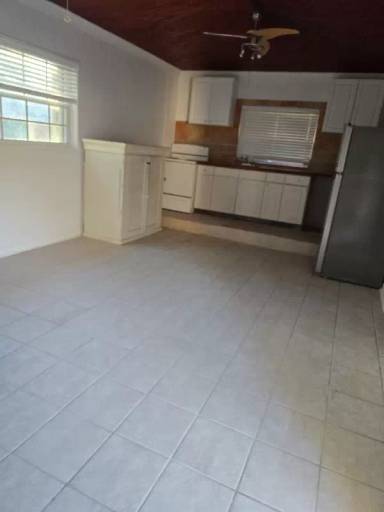 Main picture of 937 N 31st Rd