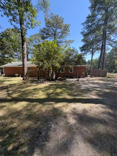 Main picture of 11200 Southgates Dr