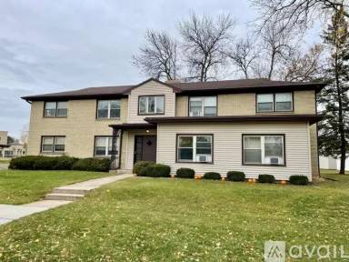 Main picture of 200 E Harriet St