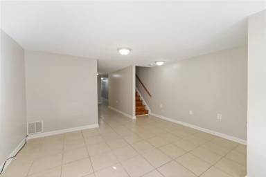 Main picture of 2331 Linden Ave