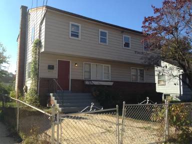 Main picture of 4817 Nicholson St