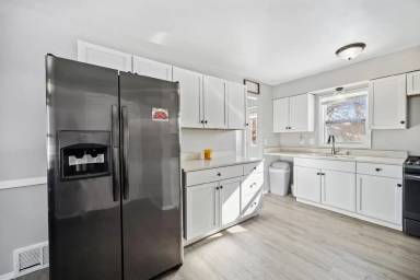 Main picture of 348 109th Ave NE
