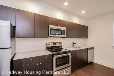 Main picture of 428 Broadway