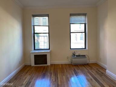 Main picture of 210 E 83rd St