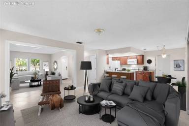 Main picture of 1201 Lake Valrico Ln