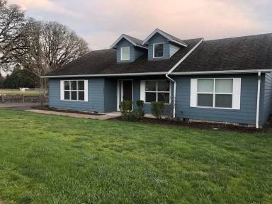 Main picture of 669 W Ellendale Ave