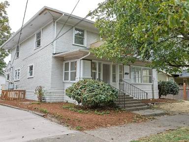 Main picture of 812 SW 11th St
