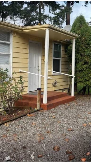 Main picture of 18427 SE Yamhill St