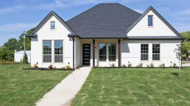 Main picture of 2709 Stone Briar