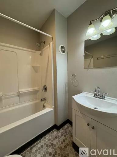 Main picture of 119 Clinton St