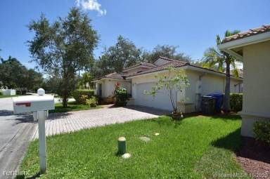 Main picture of 5089 SW 33rd Way