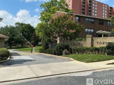 Main picture of 3 Bellows Ct