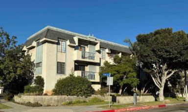 Main picture of 7557 W Manchester Ave