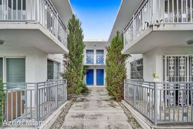 Main picture of 1590 Michigan Ave