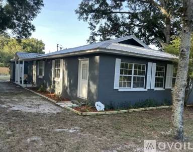 Main picture of 611 W Socrum Loop Rd