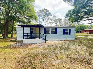 Main picture of 805 W Socrum Loop Rd