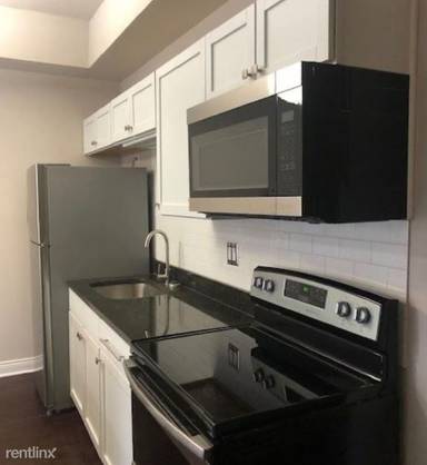 Main picture of 4412 S Prairie Ave
