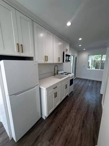 Main picture of 611 Silver Strand Blvd