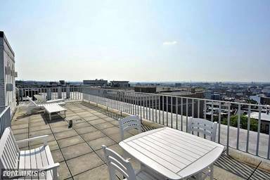 Main picture of 2127 California St NW Apartments