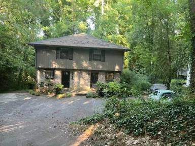 Main picture of 2515 Skyland Trl NE