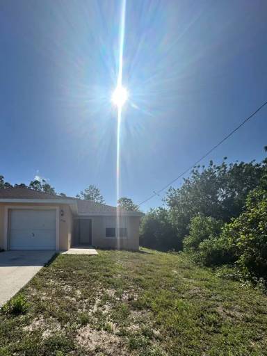 Main picture of 613 Hawthorne Ave S