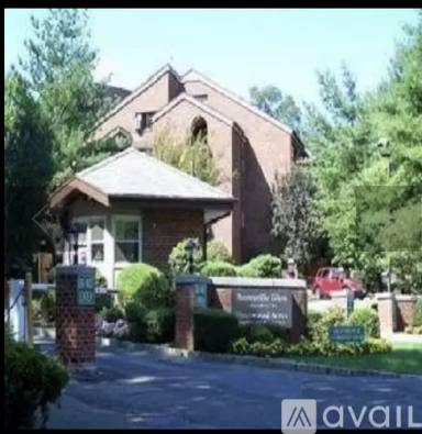 Main picture of 1374 Midland Ave