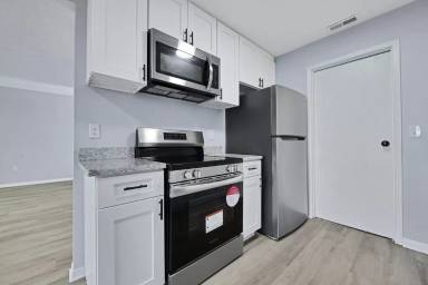 Main picture of 7964 Goldsmith Dr