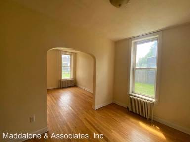 Main picture of 366 4th Ave