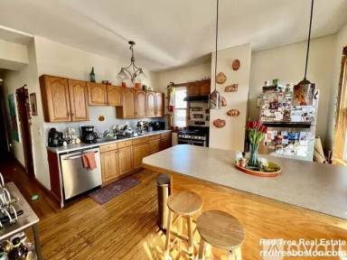 Main picture of 348 Faneuil St