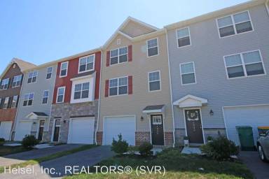 Main picture of Admiral's Quay