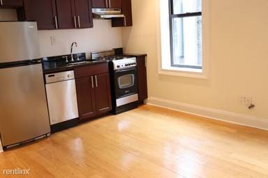 Main picture of 207 W 11th St