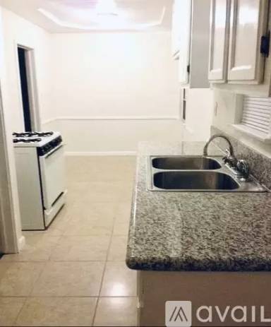Main picture of 3438 W 78th St