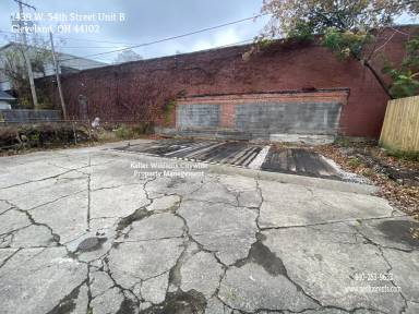 Main picture of 1439 W 54th St